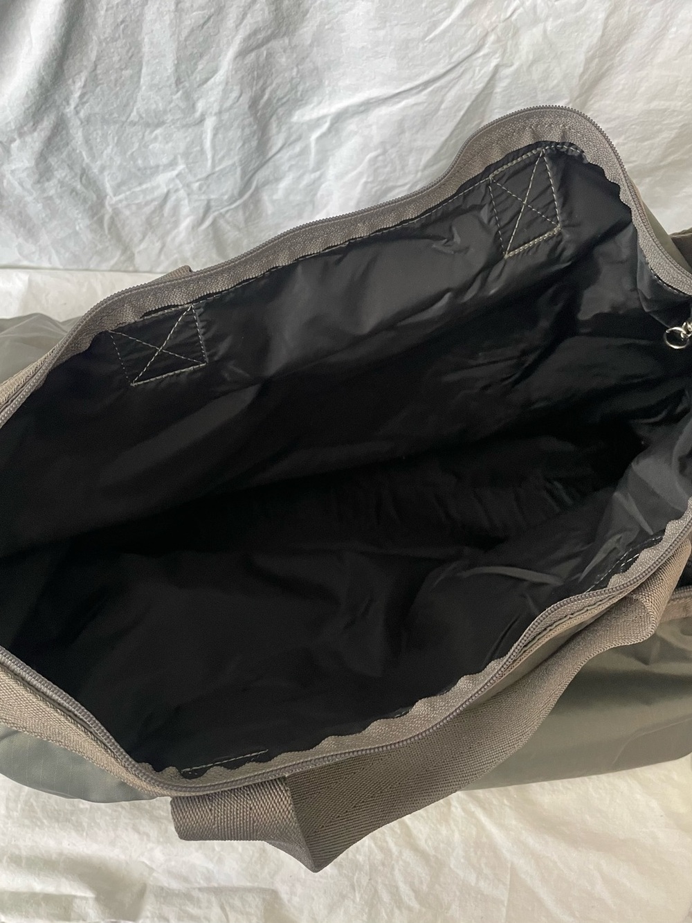 LeSportsac Gray Nylon Travel Tote Bag - Picture 6 of 12